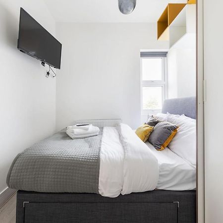 Functional Budget Stay With Wi-Fi And Laundry Facilities Near Tube Station Лондон Екстер'єр фото
